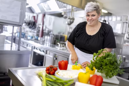 Köchin im Dolomitenhof Tristach © Martin Lugger