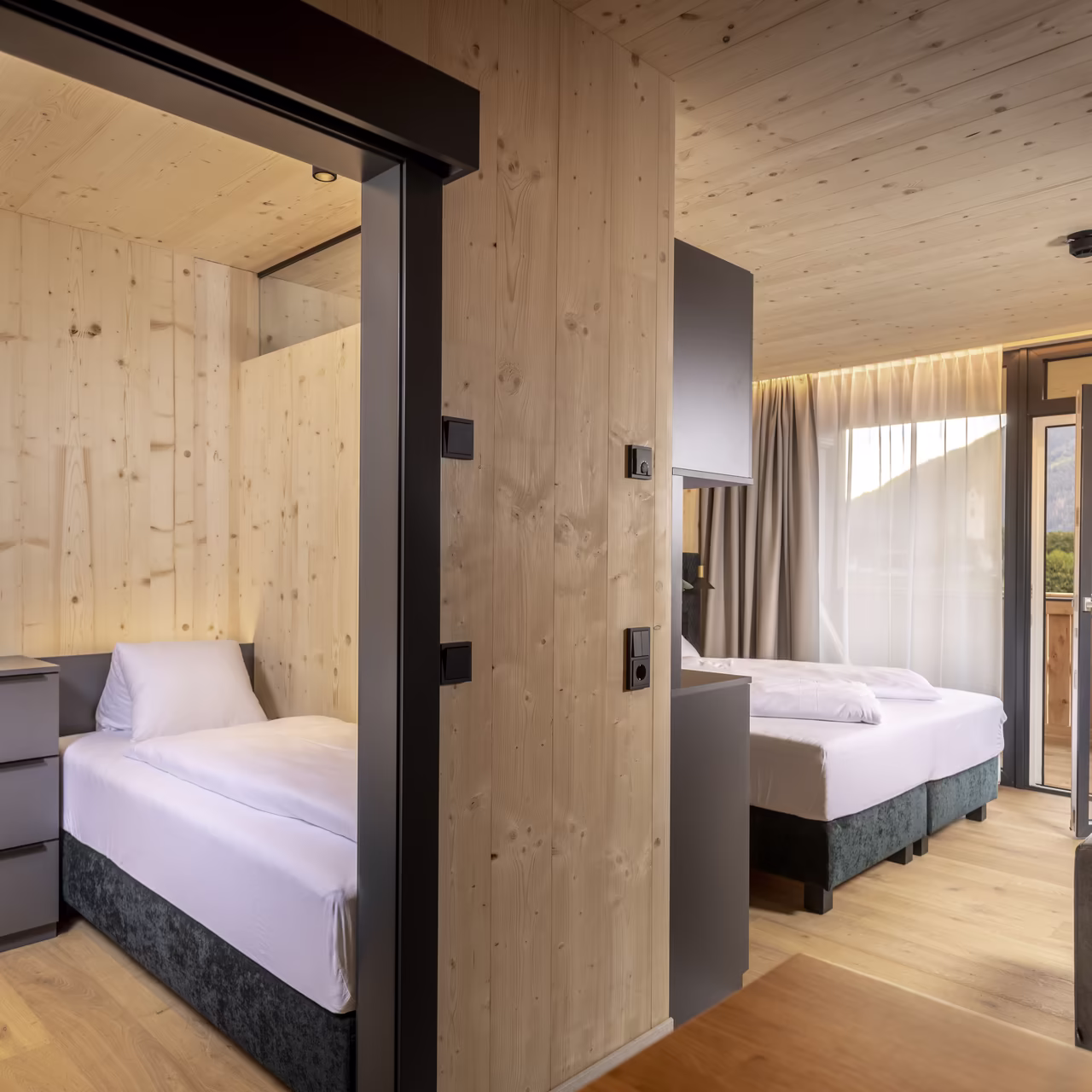 Natursuite mit Kinderzimmer im Dolomitenhof Tristach © Martin Lugger