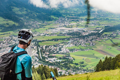 Blick auf Lienz vom Alban Lakata Trail - Bikepark Lienz © TVB Osttirol / Roland Kalchhauser