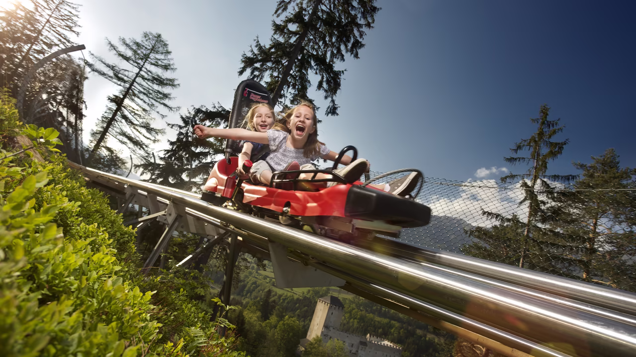 Osttirodler Alpine Coaster © Martin Lugger / Lienzer Bergbahnen Ganzjahresrodelbahn Osttirodler im Sommer © Martin Lugger / Lienzer Bergbahnen