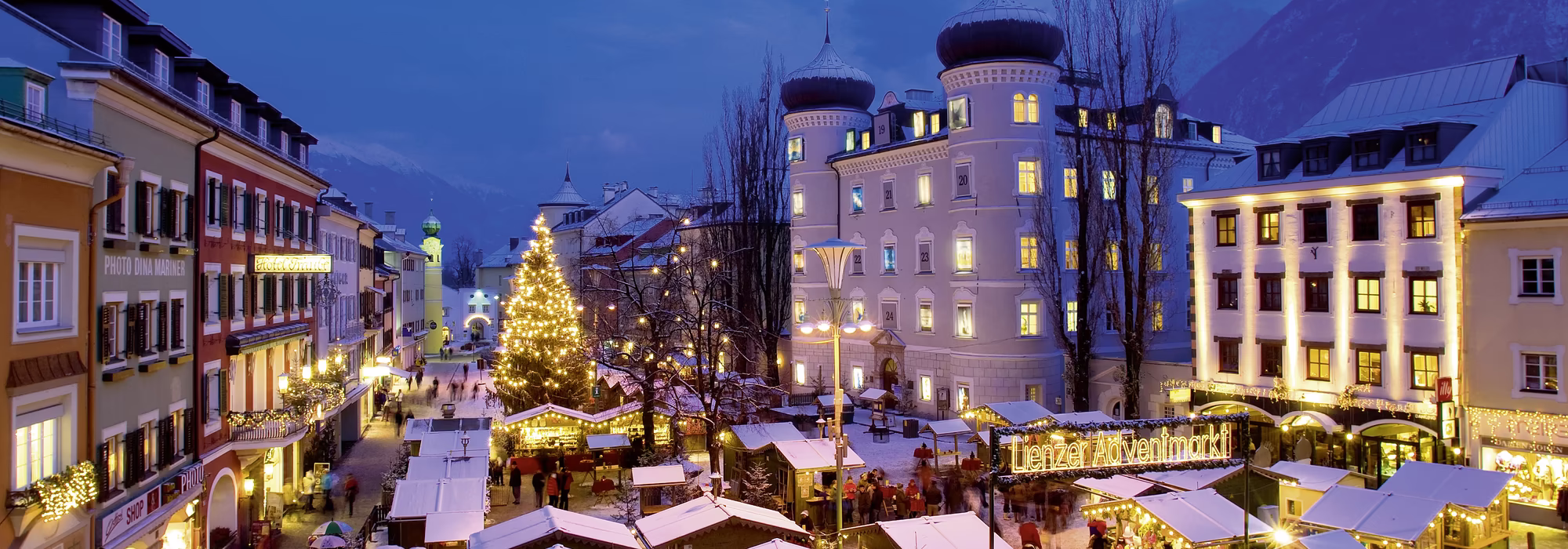 Festliche Stimmung - Adventmarkt Lienz © TVB Osttirol / Profer und Parnter