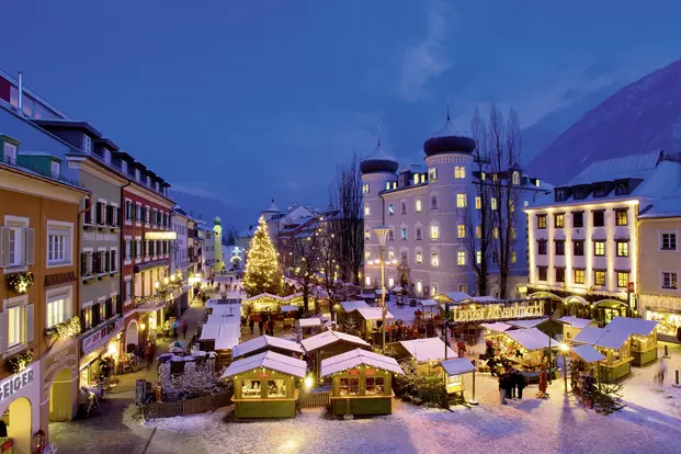 Festliche Stimmung - Adventmarkt Lienz © TVB Osttirol / Profer und Parnter