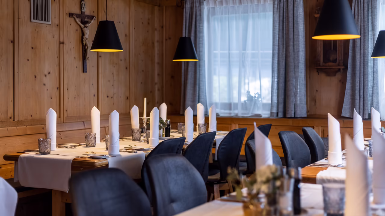 Gemütlich schlemmen im eleganten Moarhof Stüberl © Martin Lugger Gemütlich schlemmen im eleganten Moarhof Stüberl © Martin Lugger