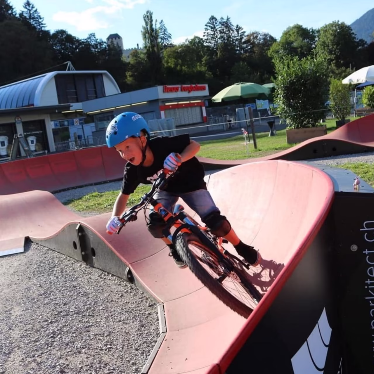 Spaß für Groß und Klein - Pumptrack im Bikepark Lienz © Bibs Monitzer